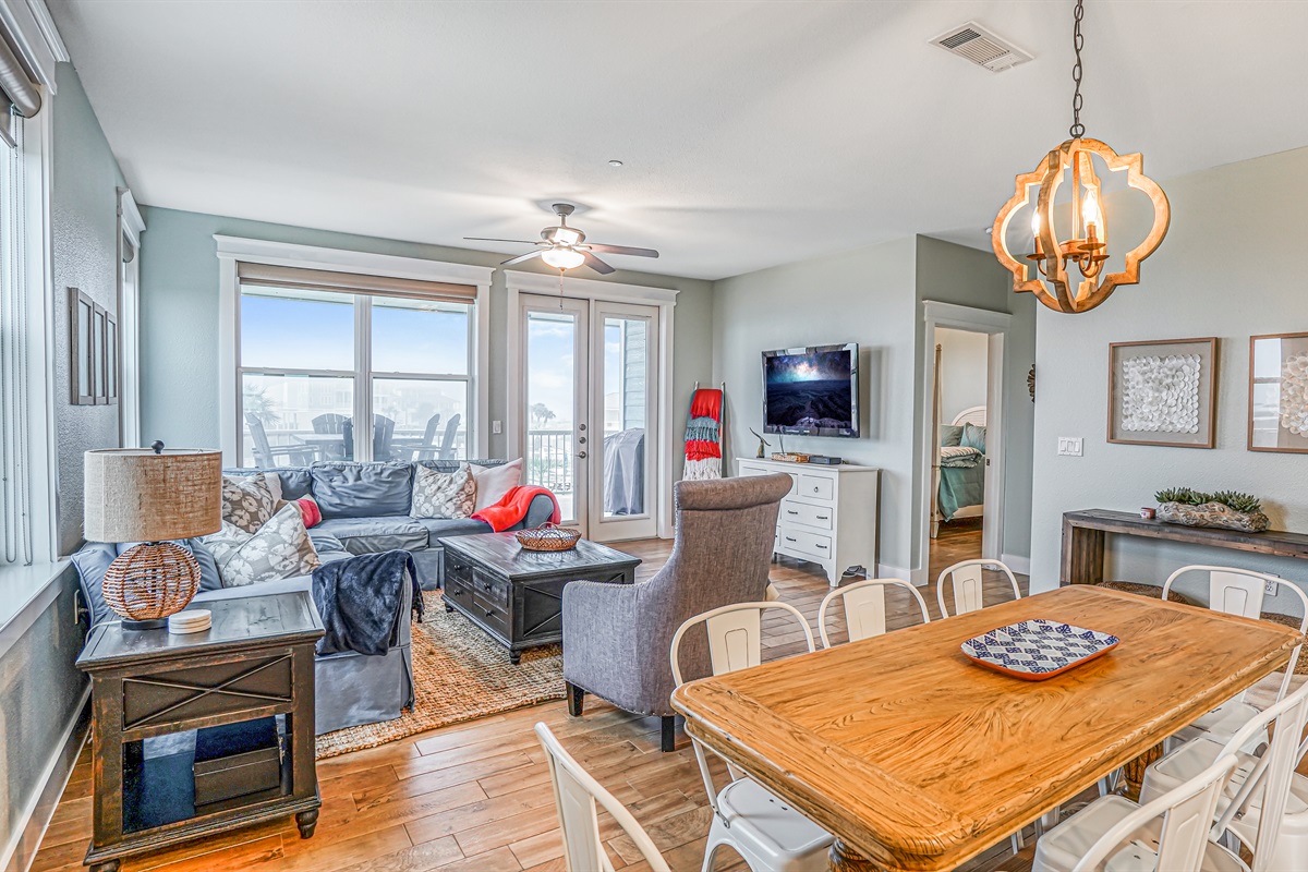 a38ace51f9b04f46a3d6e81597228d18 Large | Beachhouse | Texas | TX | Vacation Homes | Galveston | Crystal Beach | Kokomo | Breezy Days | Beachfront Elegance | Sunrise Serenity | Southern Sands Property Management, LLC