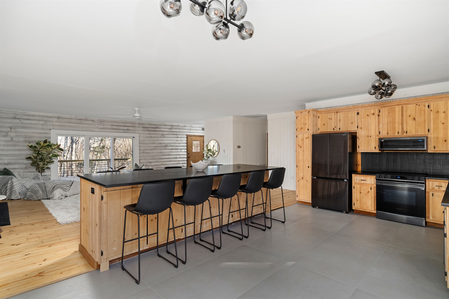 Kitchen: Sleek, modern design with a spacious island perfect for culinary adventures!