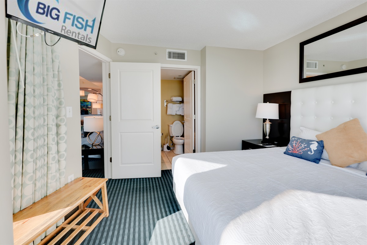 Room with Stunning Views🌊☀️