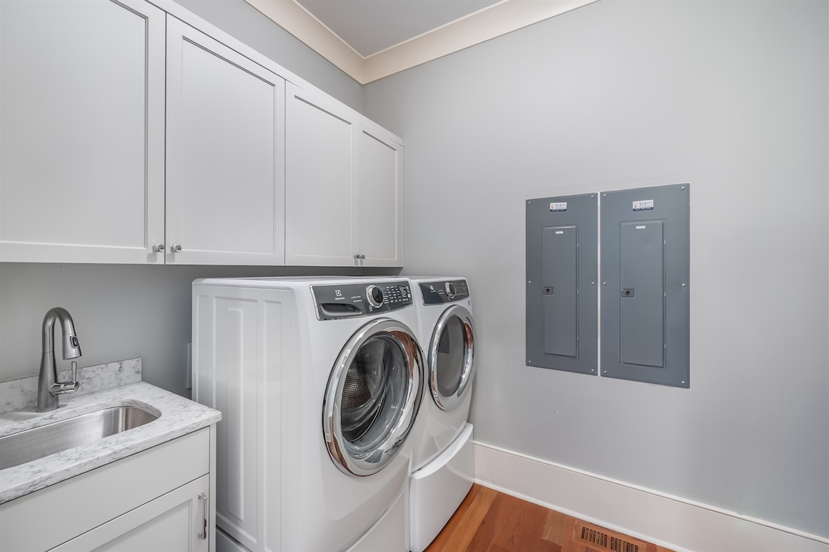 Laundry Room Shore Thing | 4001 Palm Blvd | Isle of Palms, SC | IOP Escapes