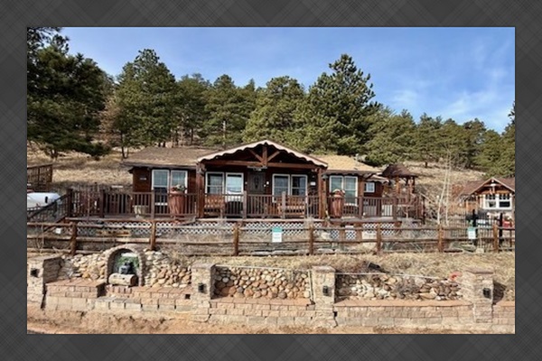 Welcome to The Overlook at Eagle Cliff — a peaceful mountain retreat minutes from Estes Park and RMNP.