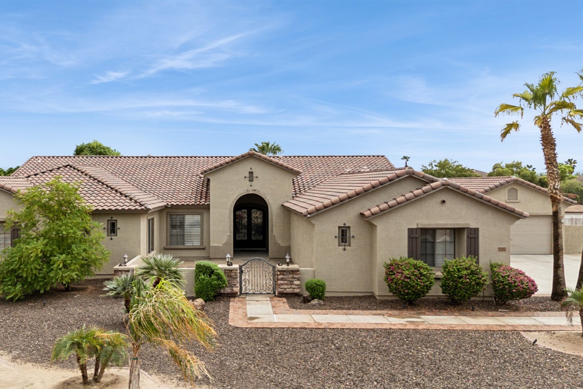 Desert Cove Escape | 5BR Retreat w/ Pool & Casita — Desert Cove Escape | 5BR Retreat w/ Pool & Casita, Surprise, Arizona — photo 25