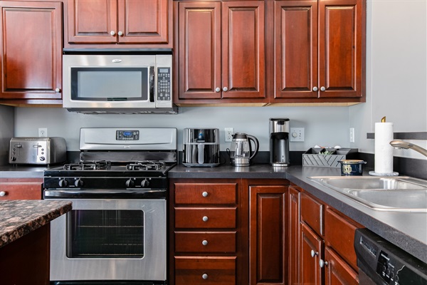 Golden Dome Getaway<>Townhome 1.5 mi To ND, photo 10
