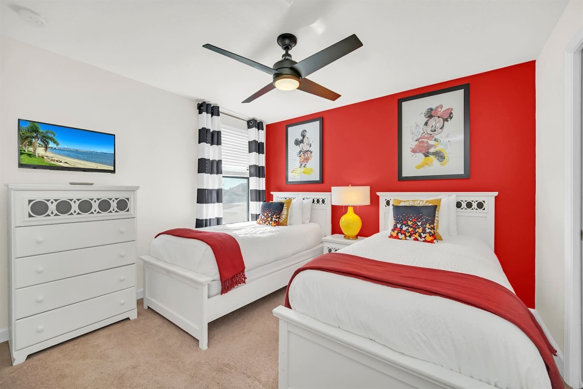 Two Twin Bedroom with Jack and Jill Bathroom