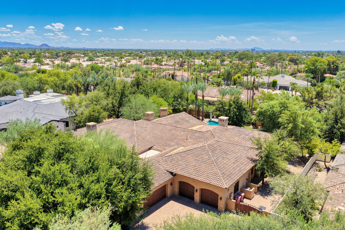 EPIC Sweetwater Estate | 5BR, Pool, Hot Tub & Casita — EPIC Sweetwater Estate | 5BR, Pool, Hot Tub & Casita, Scottsdale, Arizona — photo 12