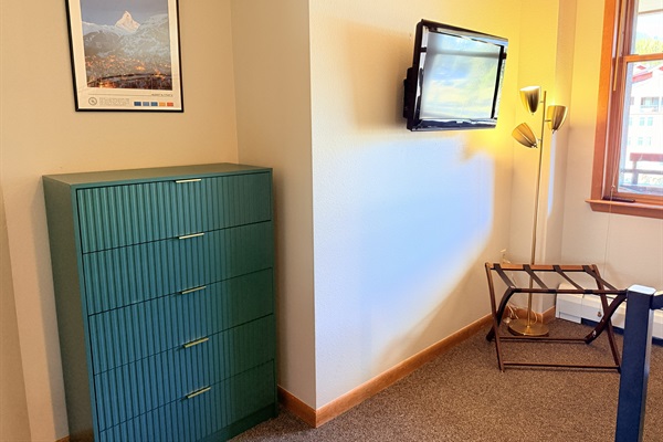 Dresser, TV, Luggage Rack