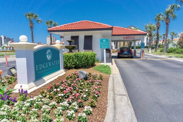 Entrance to the Edgewater villas