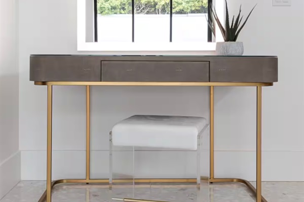 Master Bathroom Makeup Vanity