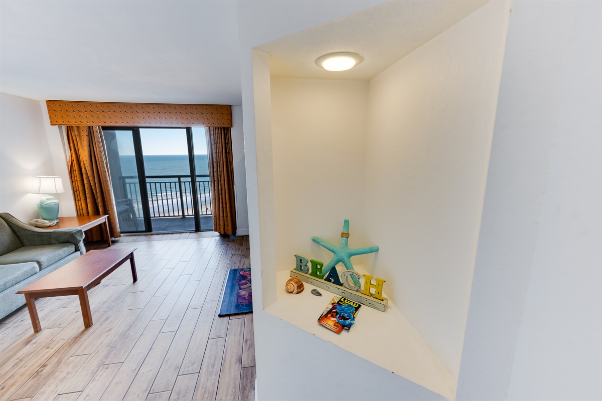 Living Room with Stunning Views🌊☀️