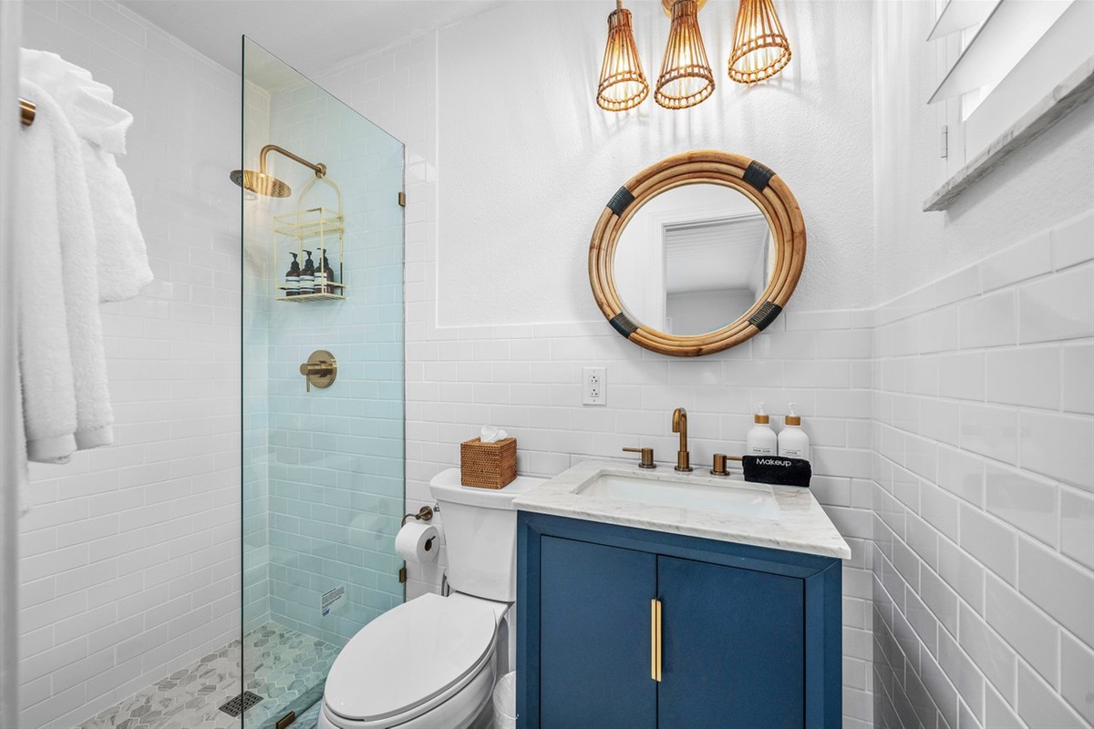 Bright and elegant bathroom with clean lines and natural textures