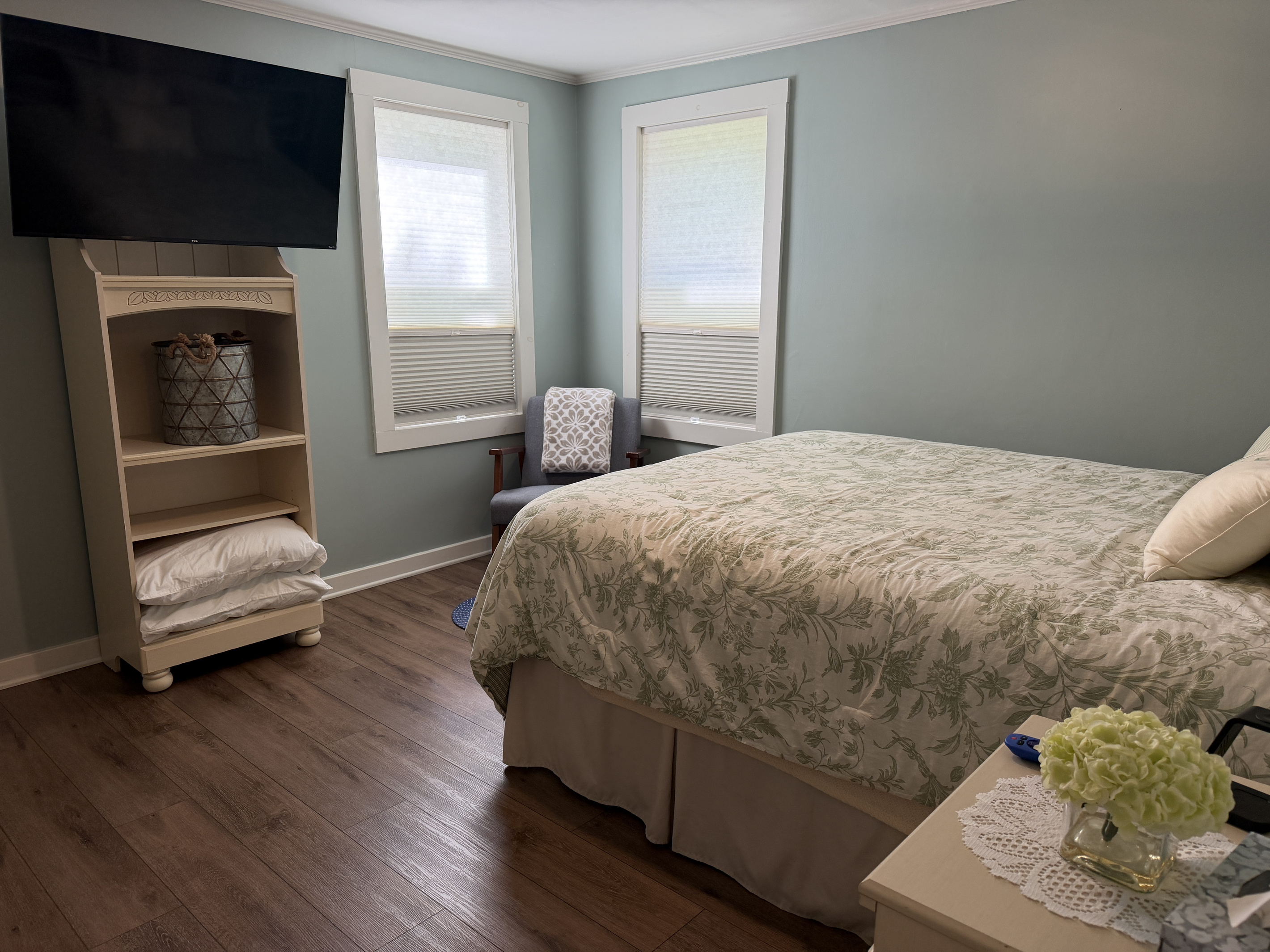 1st Floor Queen bedroom #2