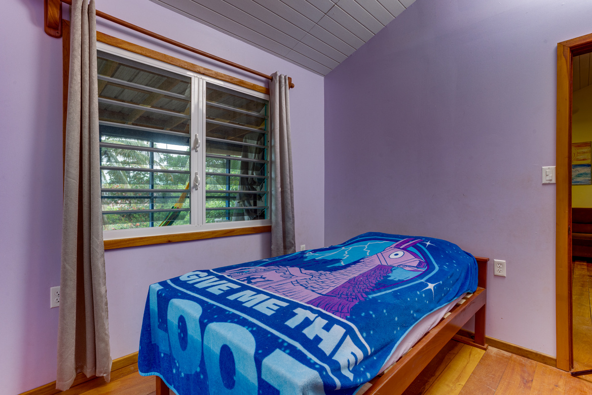 Guest bedroom 3
