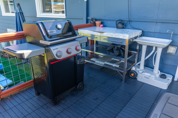 Barbecue Grill on the back deck.
