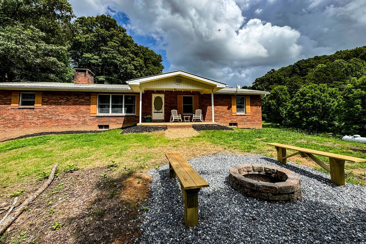 The fire pit perfect for roasting s'mores on a cool mountain evening!