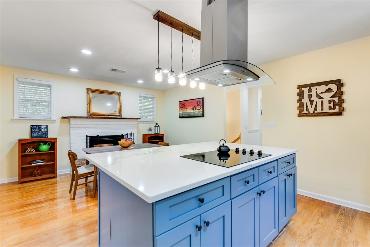 Fully Stocked Kitchen: Modern appliances and inviting decor create the perfect setting for culinary adventures!