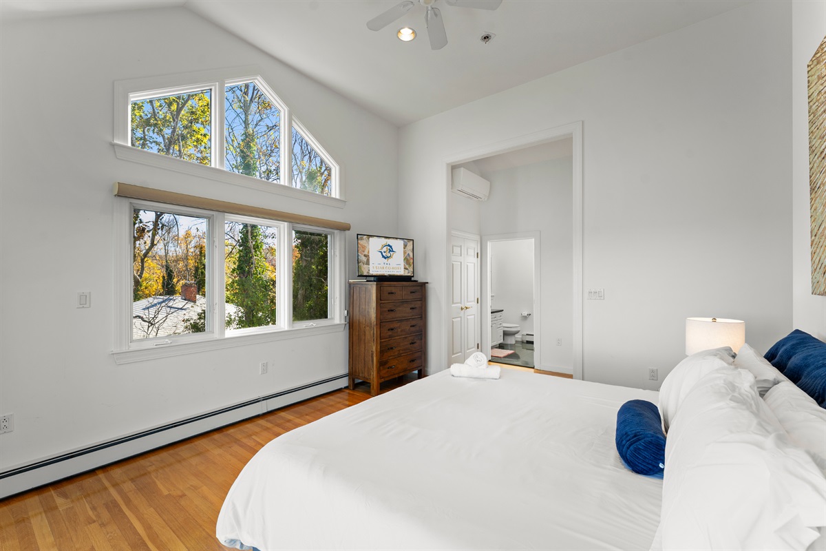 Your serene retreat with a comfortable king bed