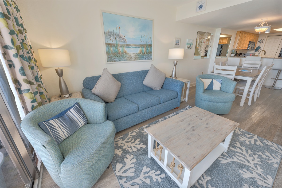 Living Room with Stunning Views🌊☀️