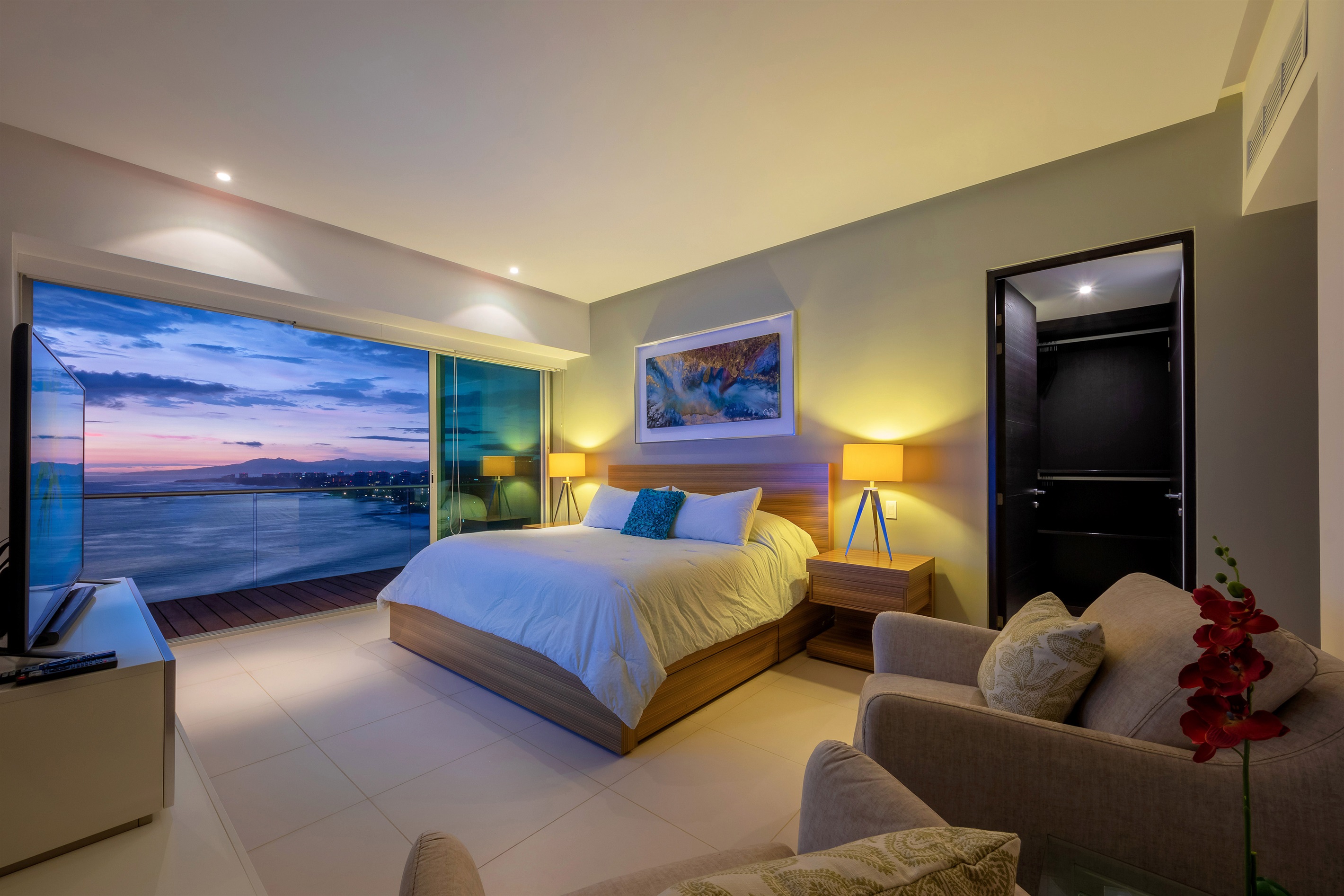 Bedroom 1 at Sunset (Master)