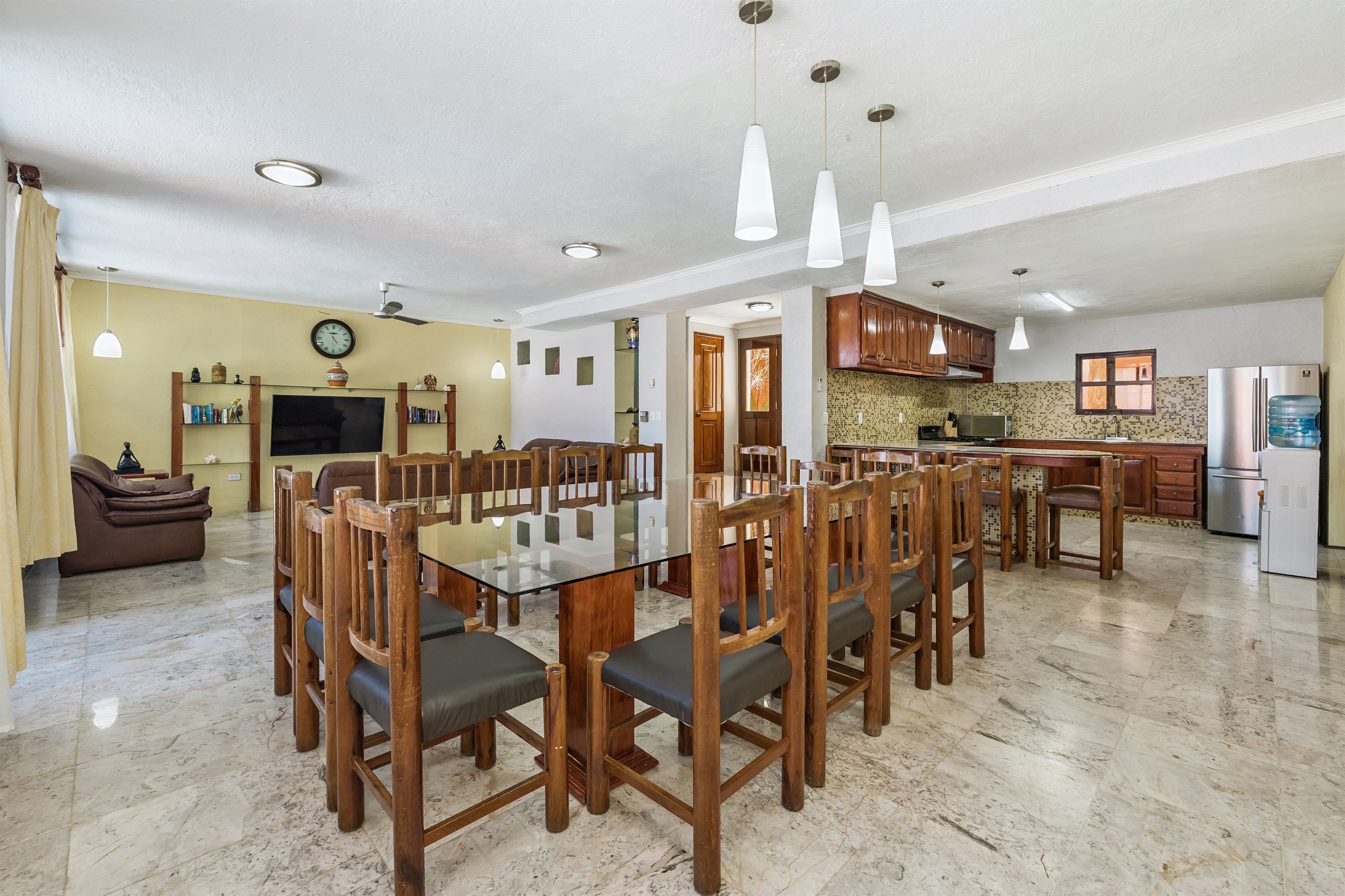 Dining Room, Seats 14