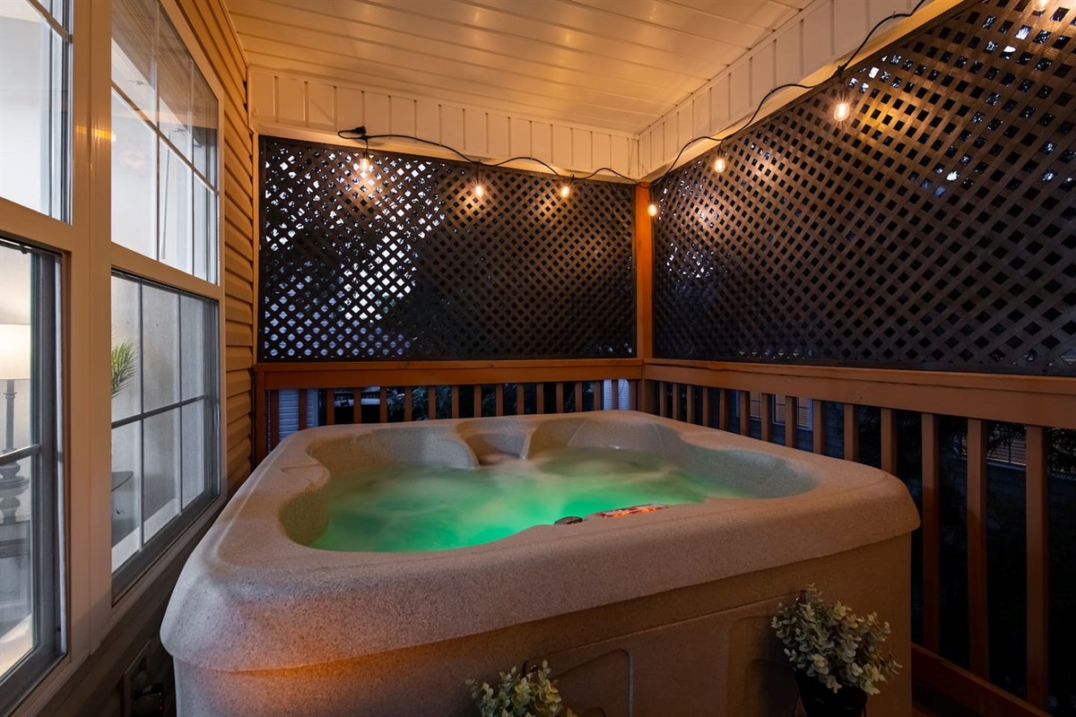 Slip into pure relaxation with a private hot tub glowing under soft string lights. Whether you’re unwinding after a day of exploring or enjoying a romantic night in, this peaceful space offers the perfect setting to soak, recharge, and enjoy the calm.
