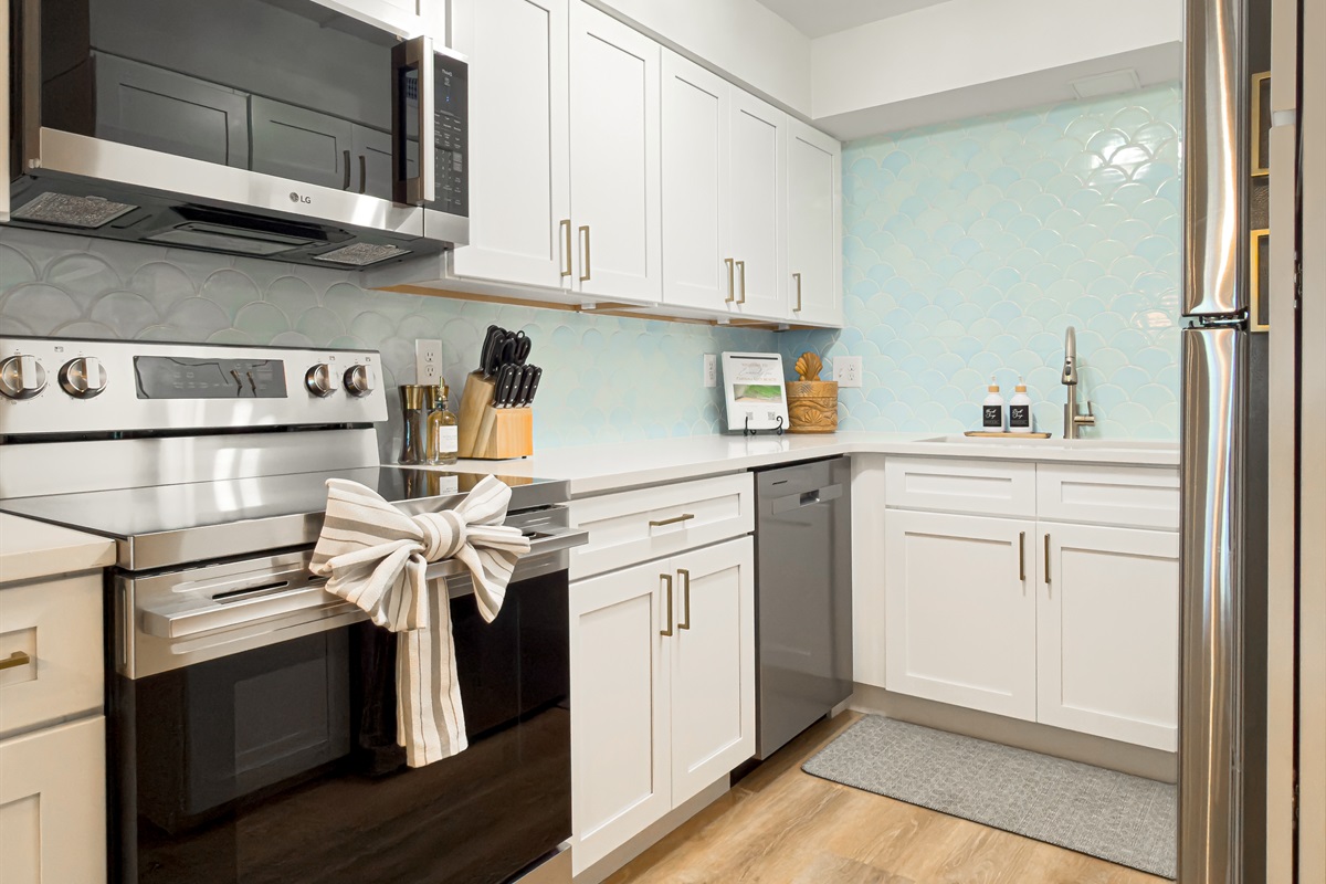 Full-size appliances and ample counter space give you everything you need to make a quick breakfast or easily store your restaurant leftovers.