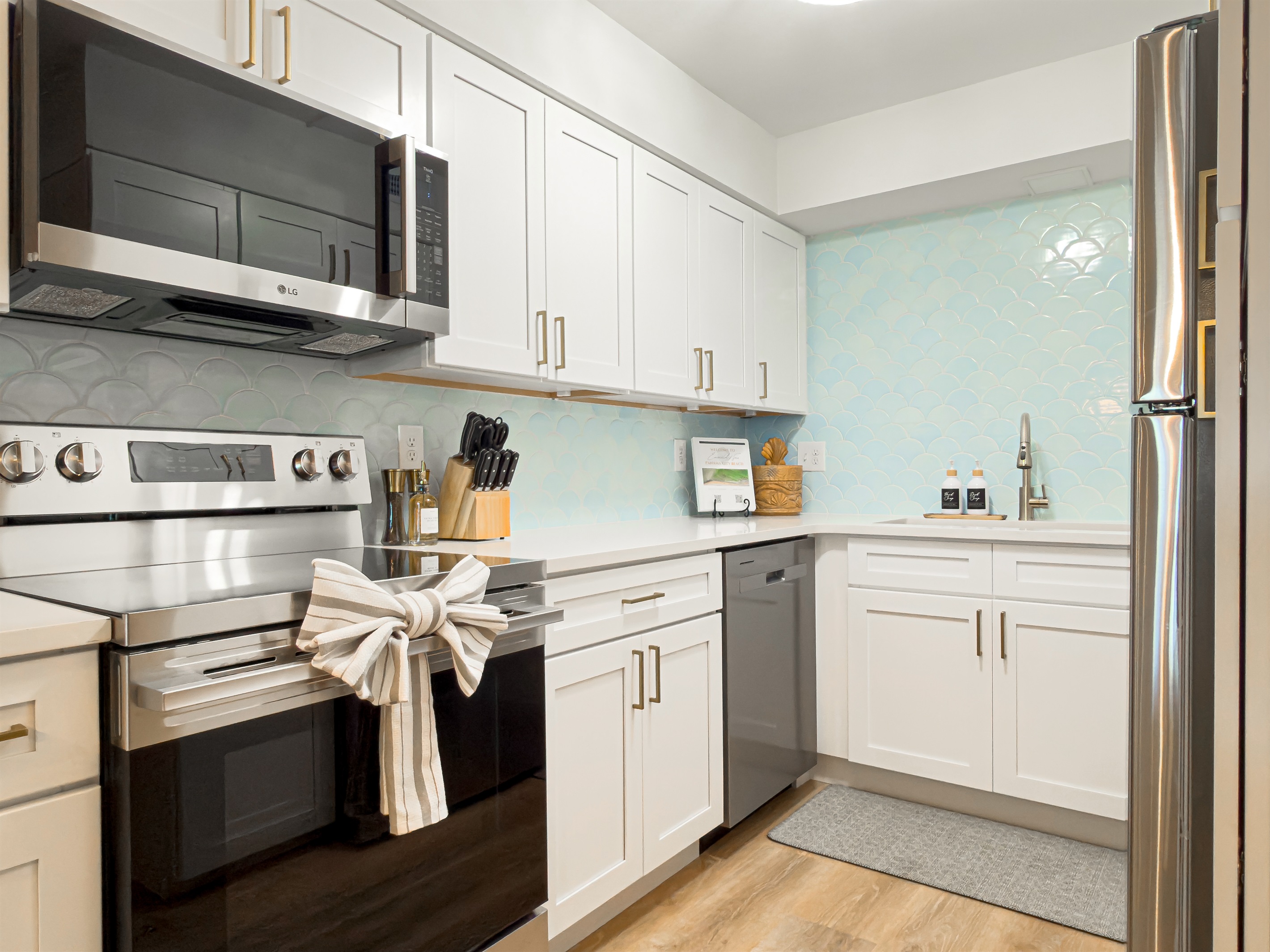 Full-size appliances and ample counter space give you everything you need to make a quick breakfast or easily store your restaurant leftovers.