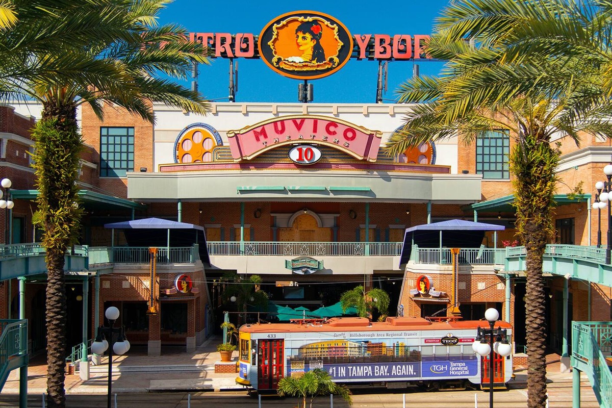 YBor City is a short 9 minute drive. Known for boutiques and vintage shops on 7th Ave, which also hosts Cuban and Latin American eateries, you'll also find cool breweries, indie fast food, a cinema, cigar shops, and the ocassional chicken or rooster.