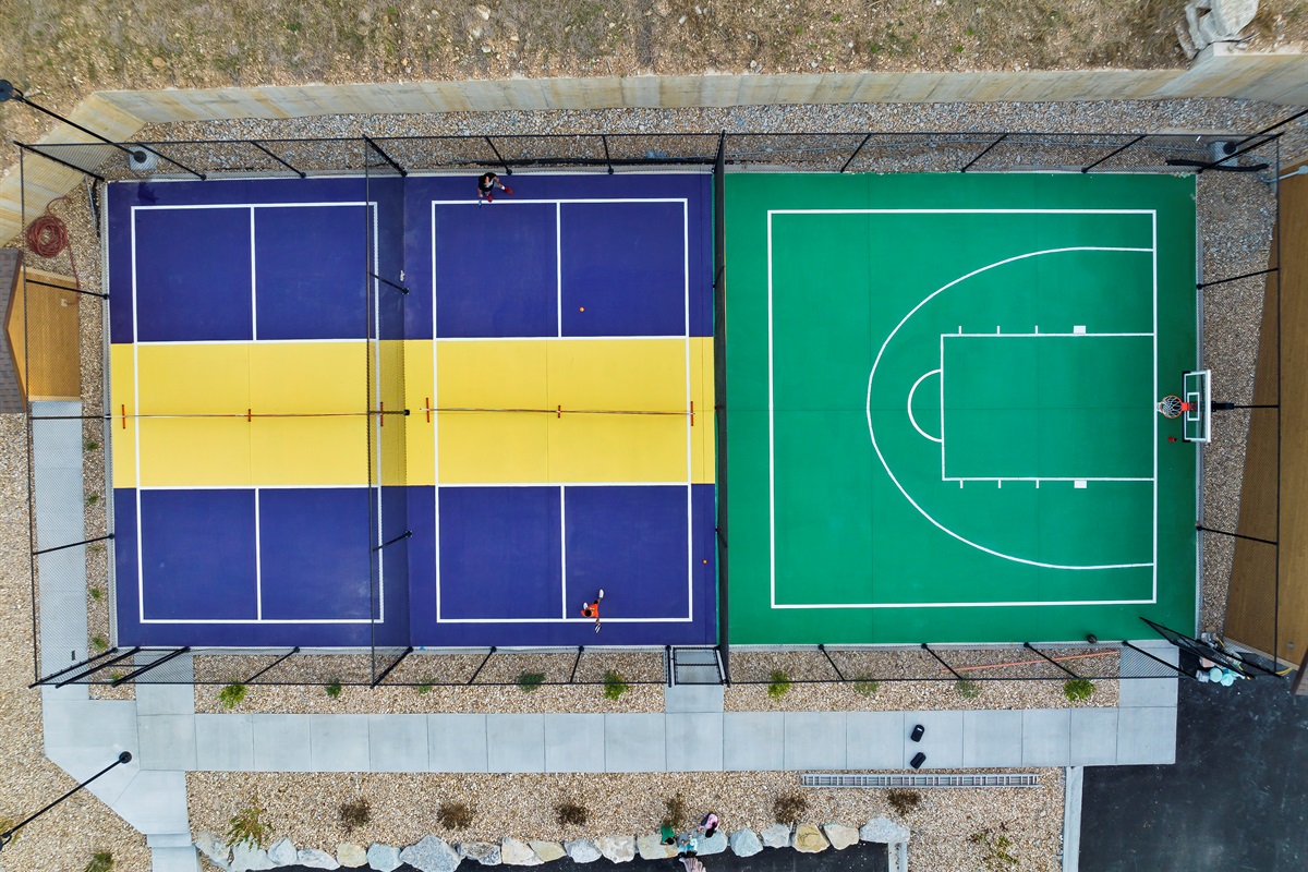Basketball & Pickleball Courts