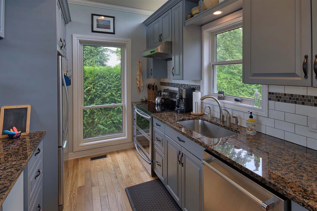 a45173bbaa2448da8396e3e27e7f0246 Large