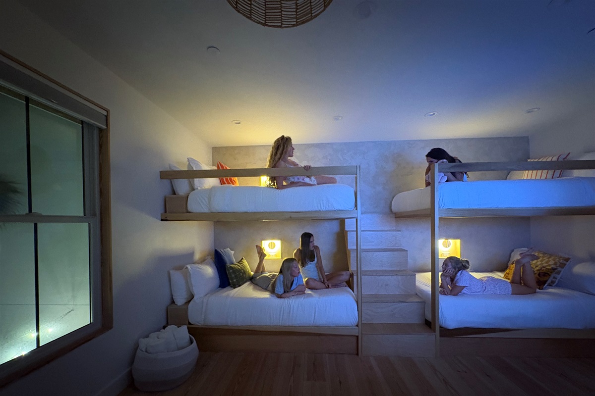 The bunk room = kid paradise 🛏️ Built for sleepovers, siblings, and late-night giggles after beach days