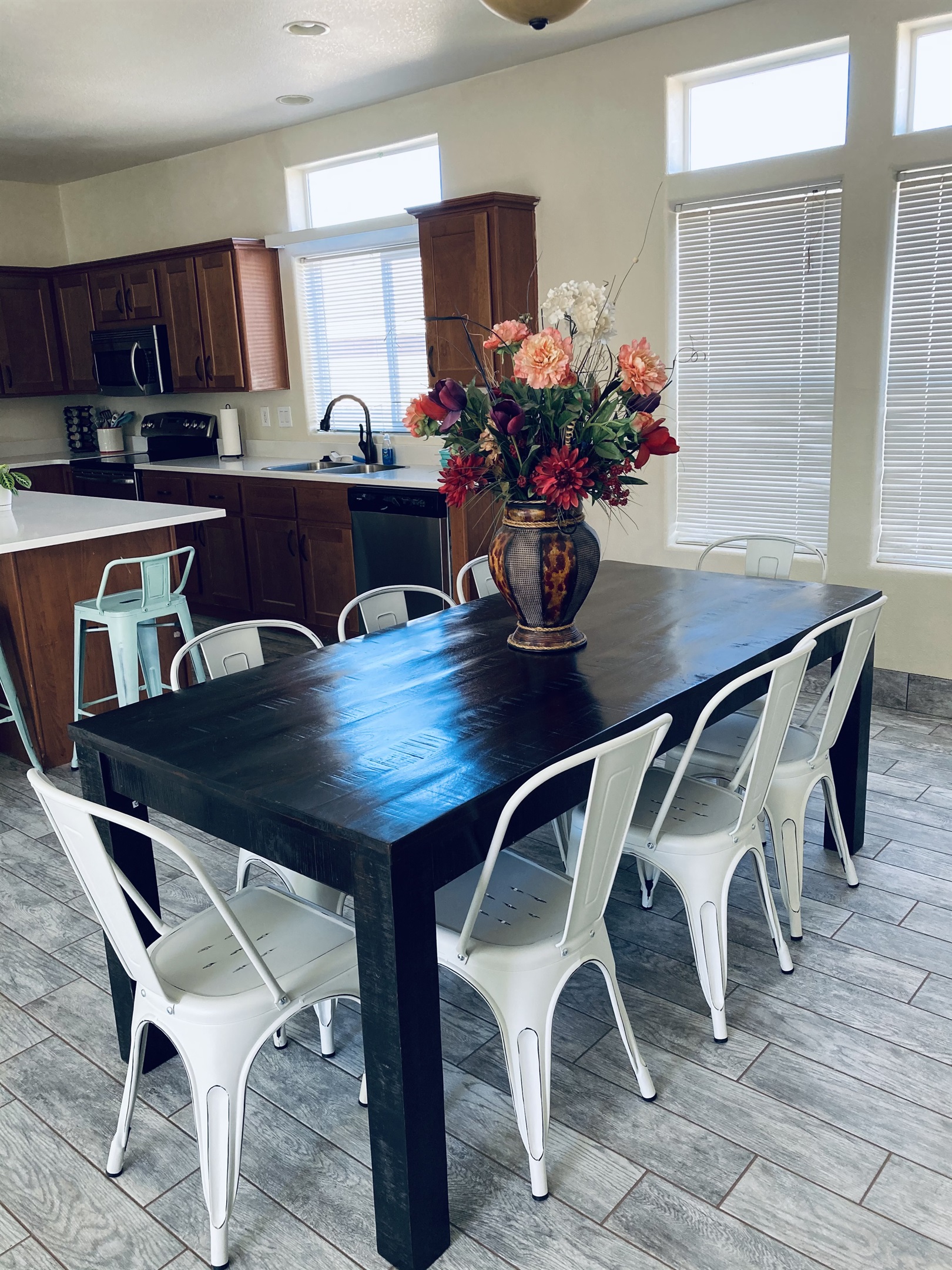 Horseshoe Bend House dining area