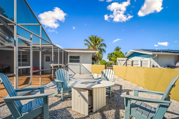 Bradenton days. Florida nights. And a private screened-in pool just for you. ⏳ Book your getaway before dates fill up! #BookNow #BradentonRental #SunshineStateStay #AirbnbFlorida