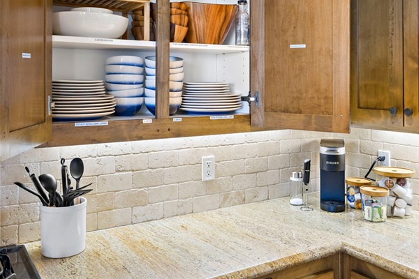 Fully-equipped and well-organized kitchen.  Everything you would need to cook a thanksgiving meal for your family :)