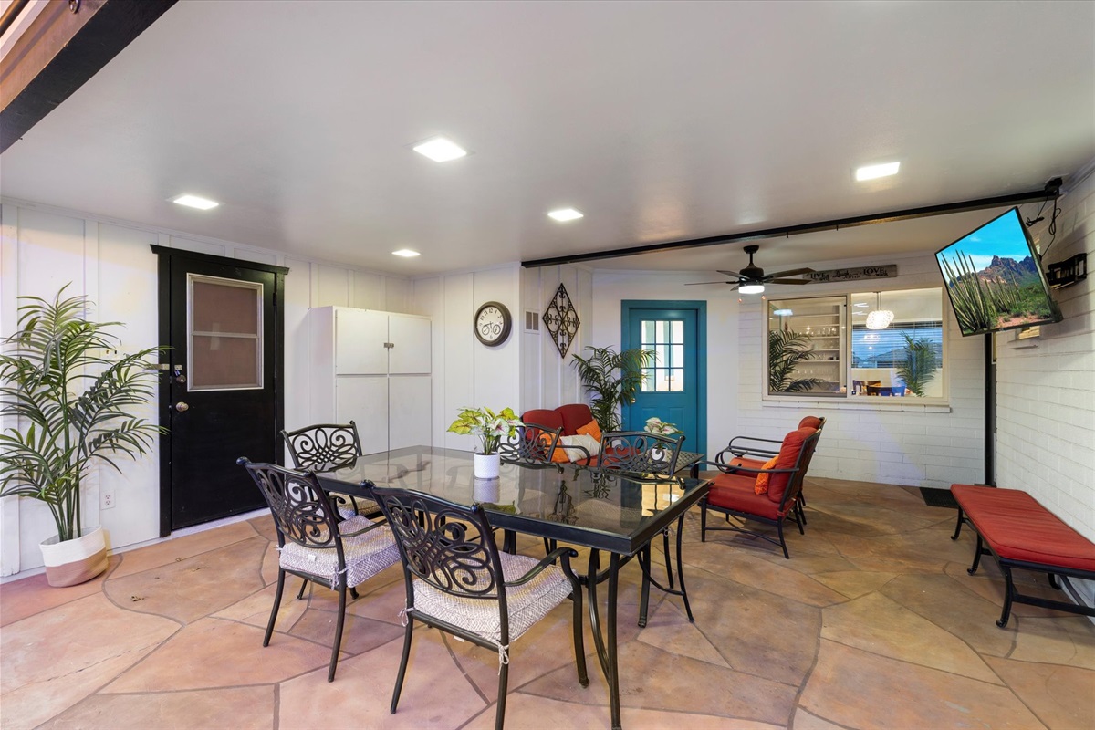 Outdoor Seating For 10