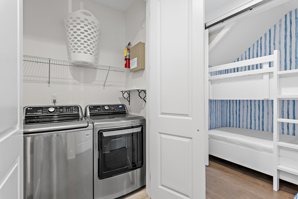 Pack light and stay fresh! Enjoy the convenience of an in-unit washer and dryer, plus 3 complimentary starter laundry pods—perfect for refreshing beach towels, swimsuits, and vacation essentials during your stay.
