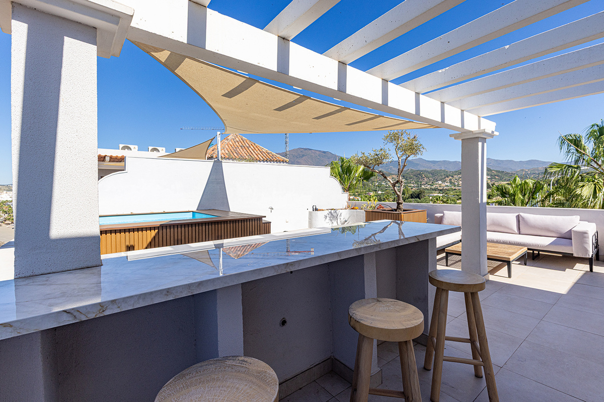Rooftop terrace & private plunge pool
