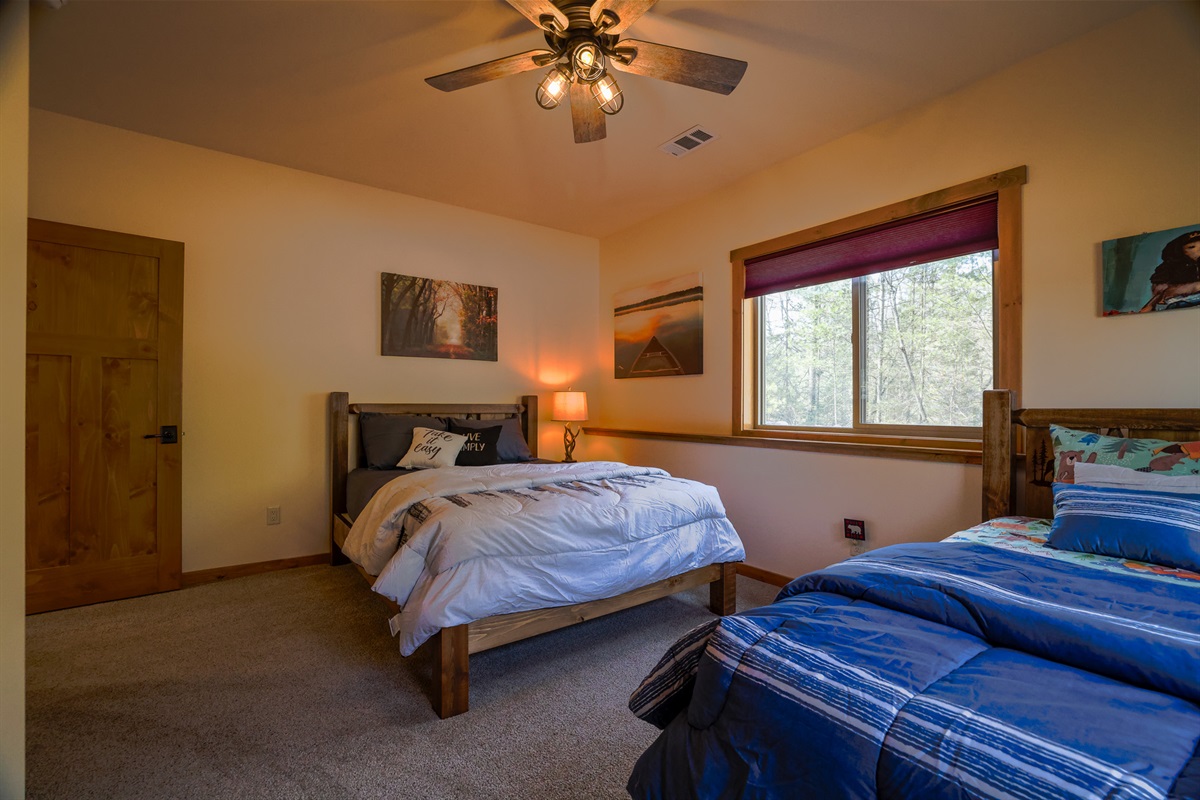 Bedroom 5 - Lower Level, Queen and Twin Beds