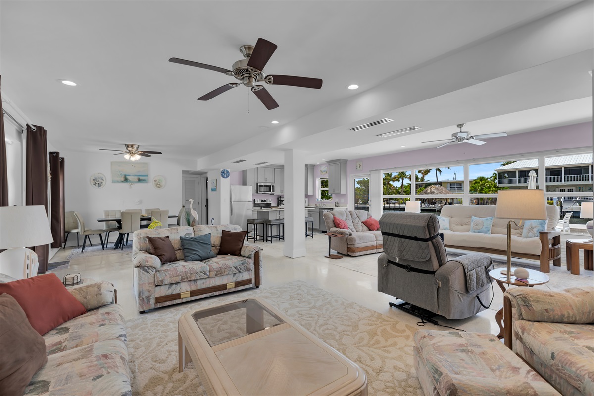 Large sitting room