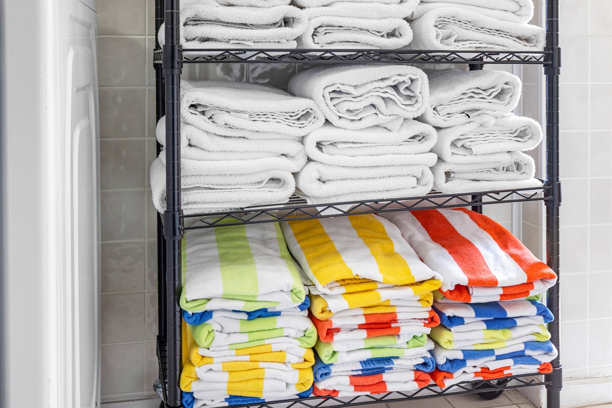 Enjoy the little comforts of home with plenty of fresh towels ready for pool splashes, beach days, and hot tub nights.
