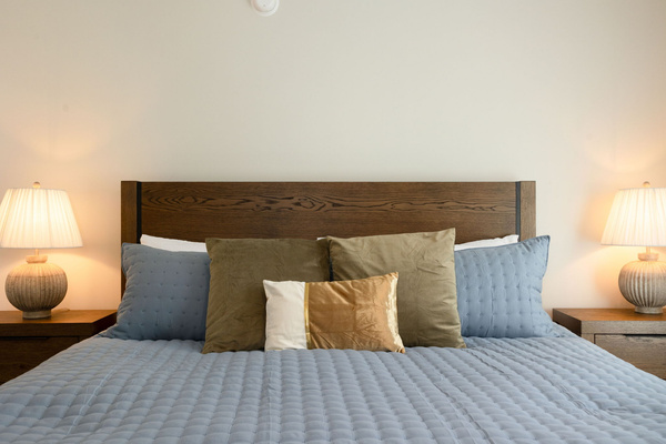 Stylish Notre Dame Haven | 2BR/2BA | Private Balcony + Parking, photo 10