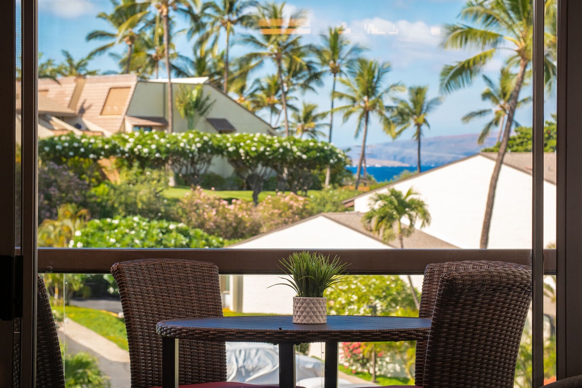 Lanai view of the Ocean and Molokini