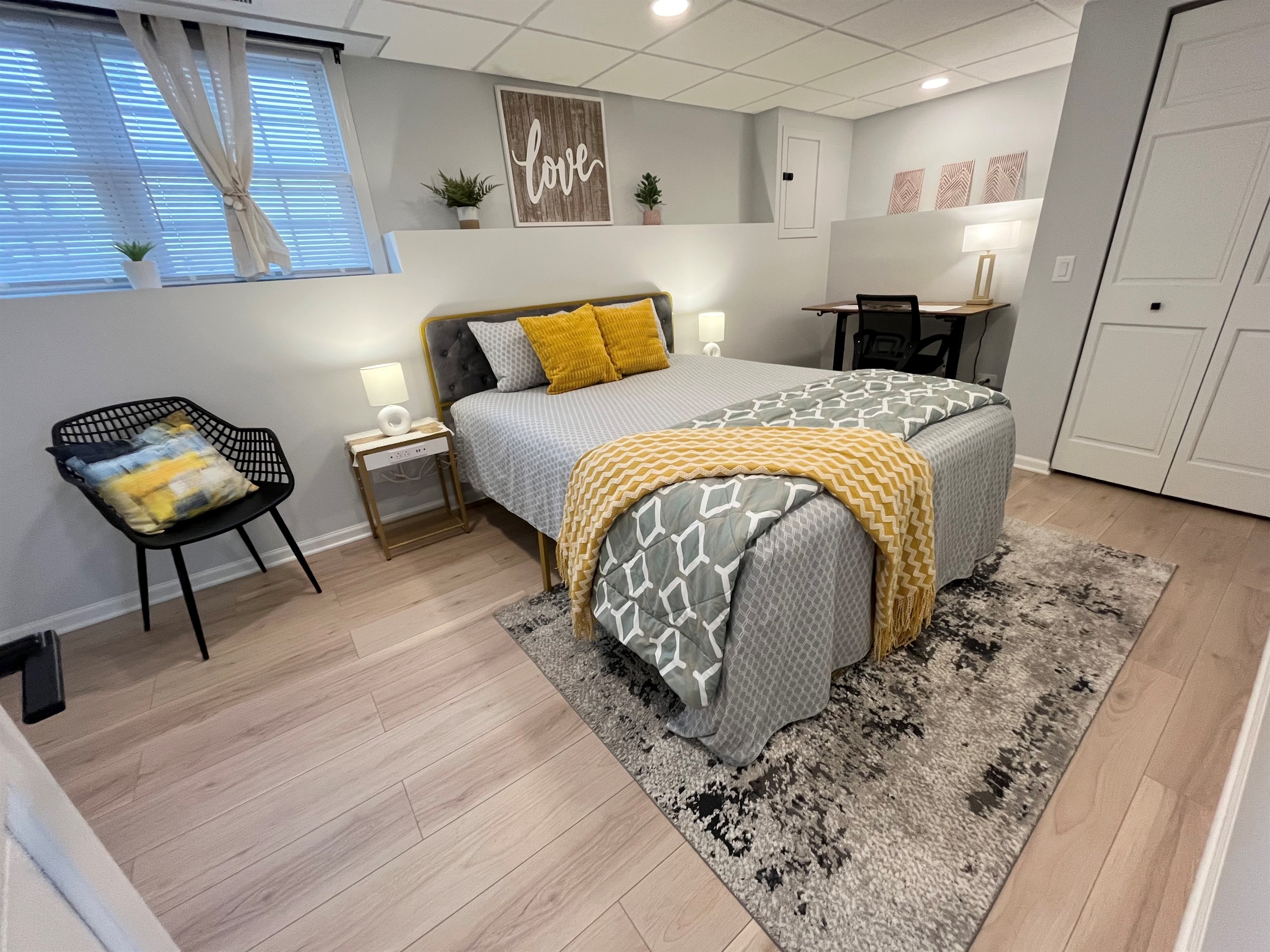 Bedroom 4 with Queen Bed