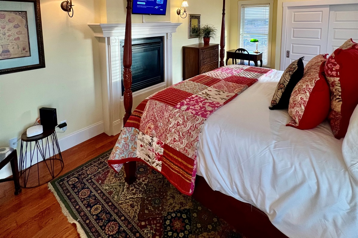 Wind down in style. Whether it's a late-night movie or the morning news, enjoy your own private screen right from the comfort of bed.