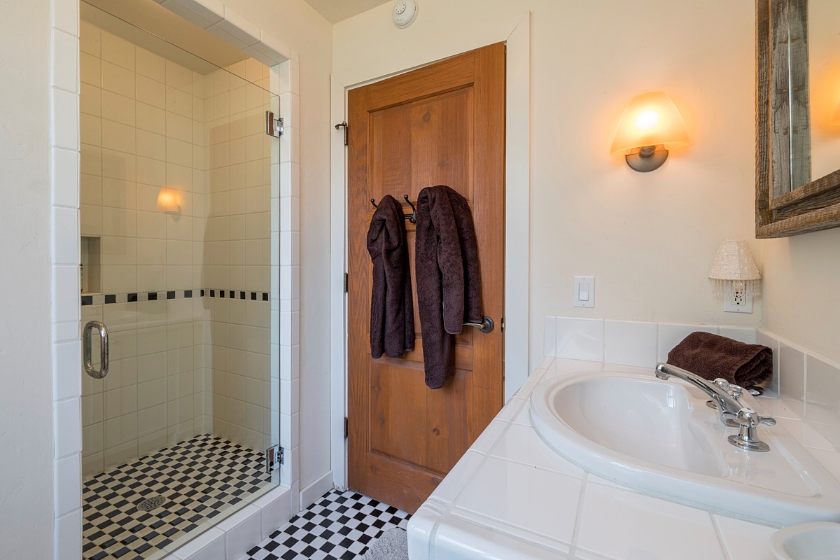 Upstairs Guest Bath view 3
