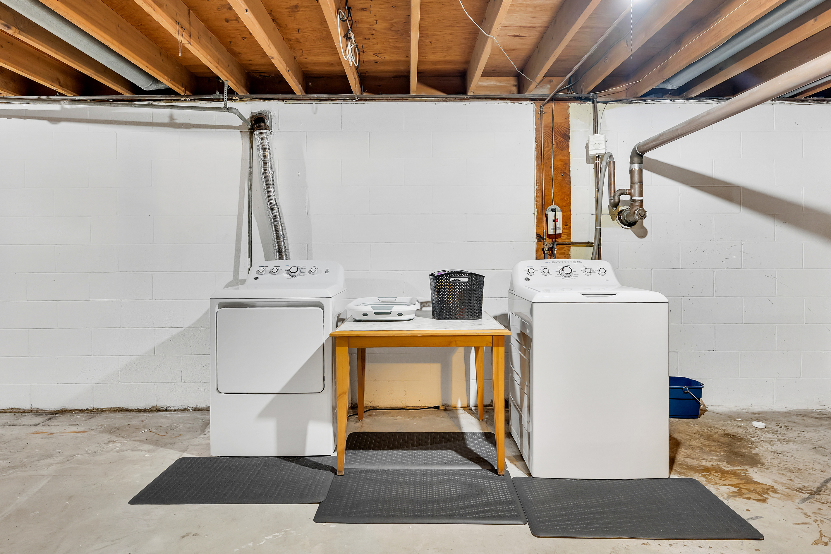 Laundry Room – Washer & Dryer