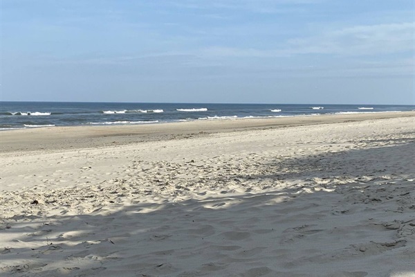 Whalehead's expansive beaches