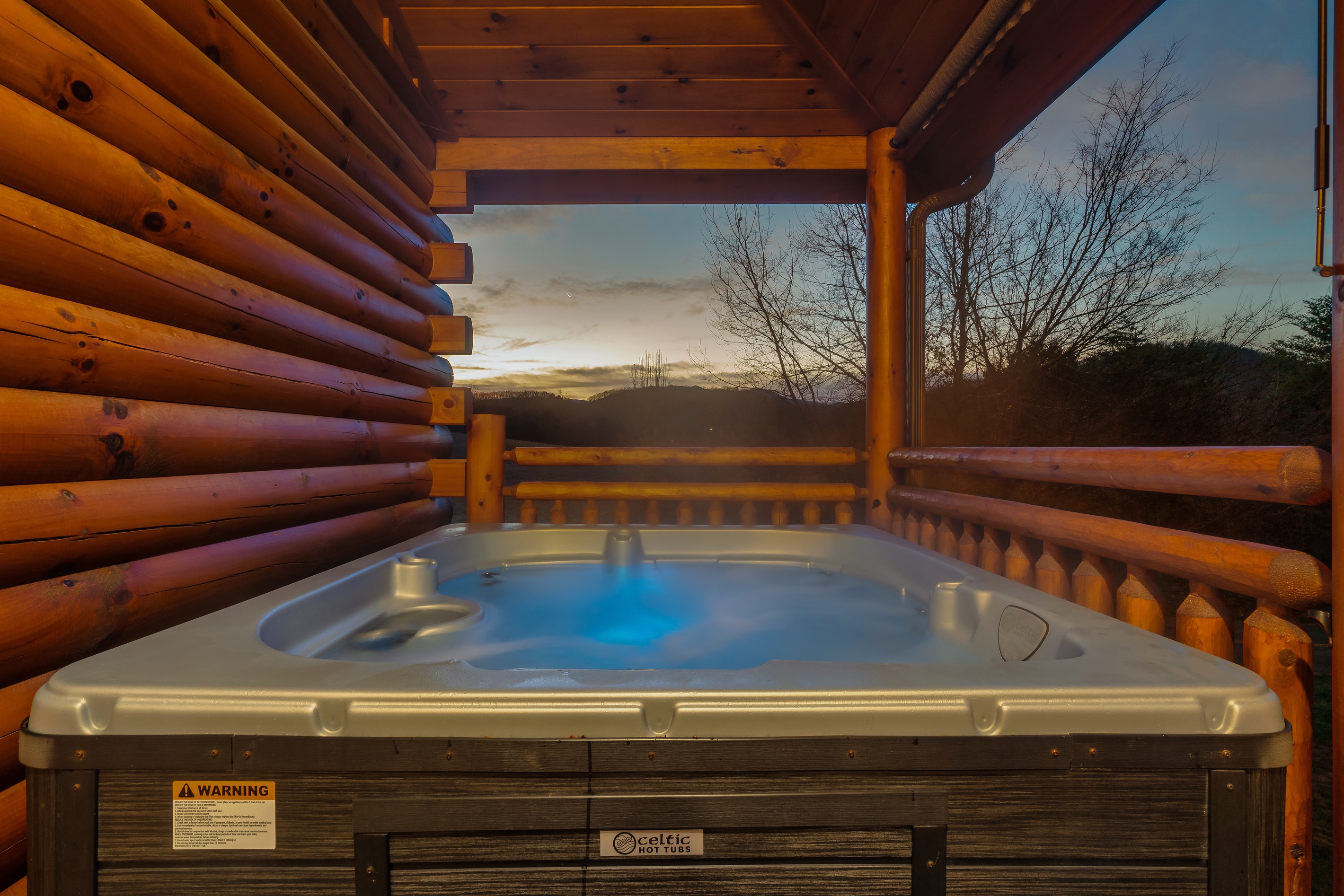Hot Tub Retreat: Soak under starlit skies while enjoying stunning mountain vistas.