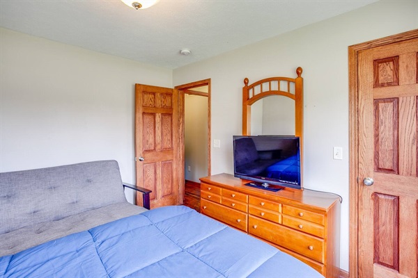 On Campus Home Updated Steps From Hesburgh - 10+, photo 14