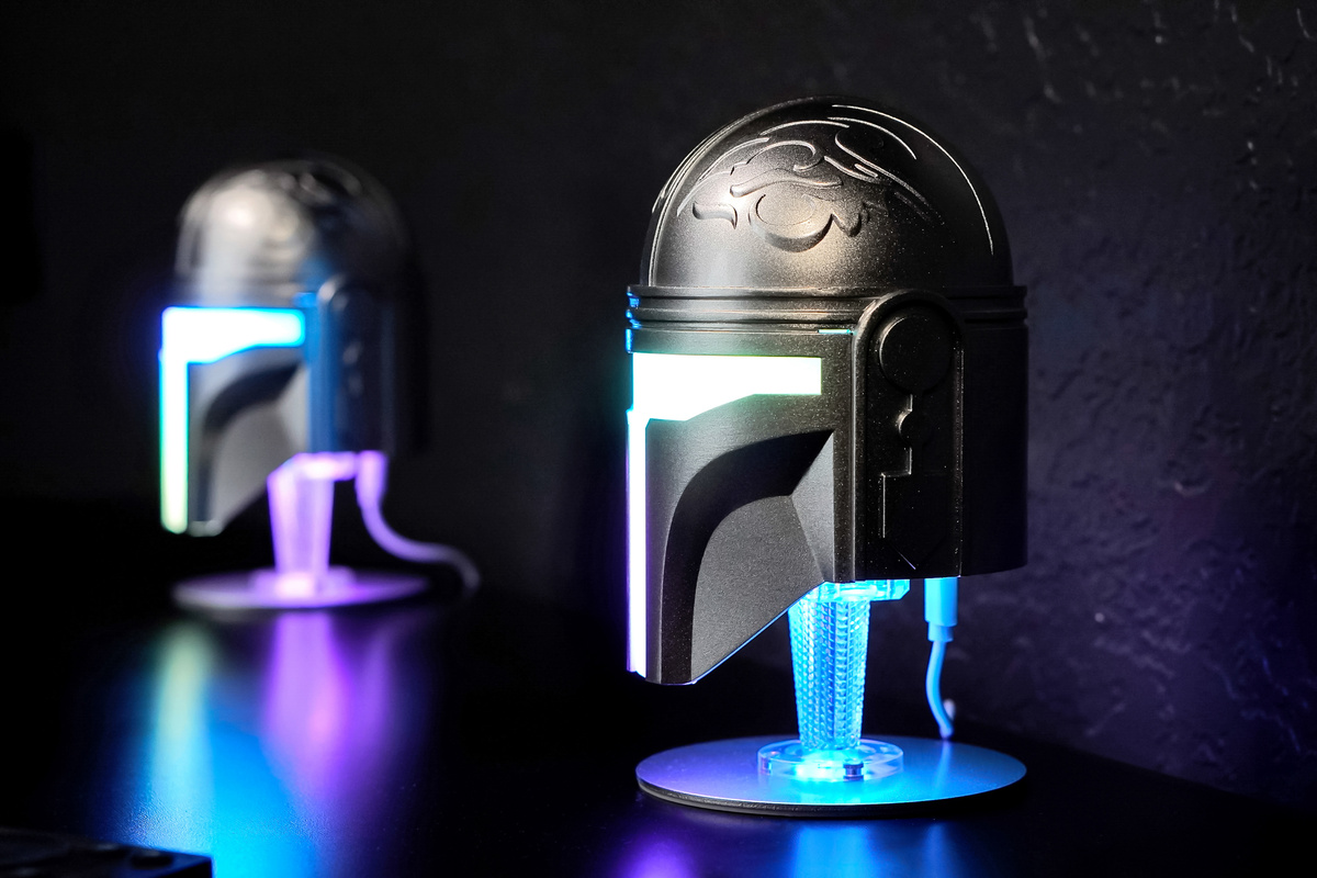 Mandalorian helmet decor