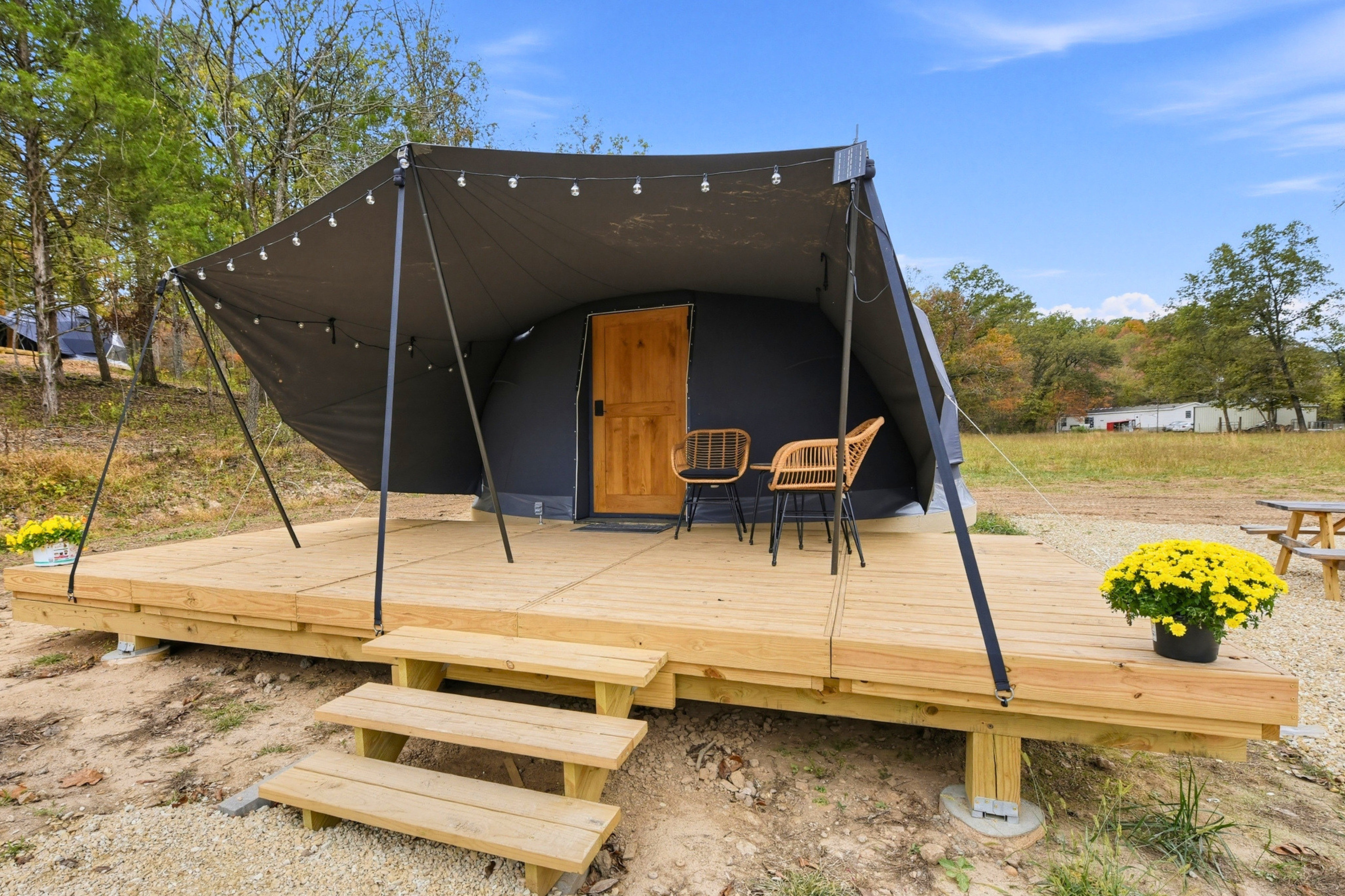 Discover your woodland escape at Hickory Point, surrounded by the natural beauty of Missouri’s Ozarks.